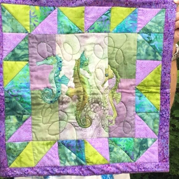 NWT. Hand Crafted Quilted Sea Horse Wall Hanging - Picture 6 of 8